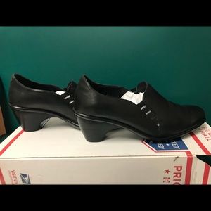 BARELY WORN BLACK PUMP DANSKO SZ 10/40